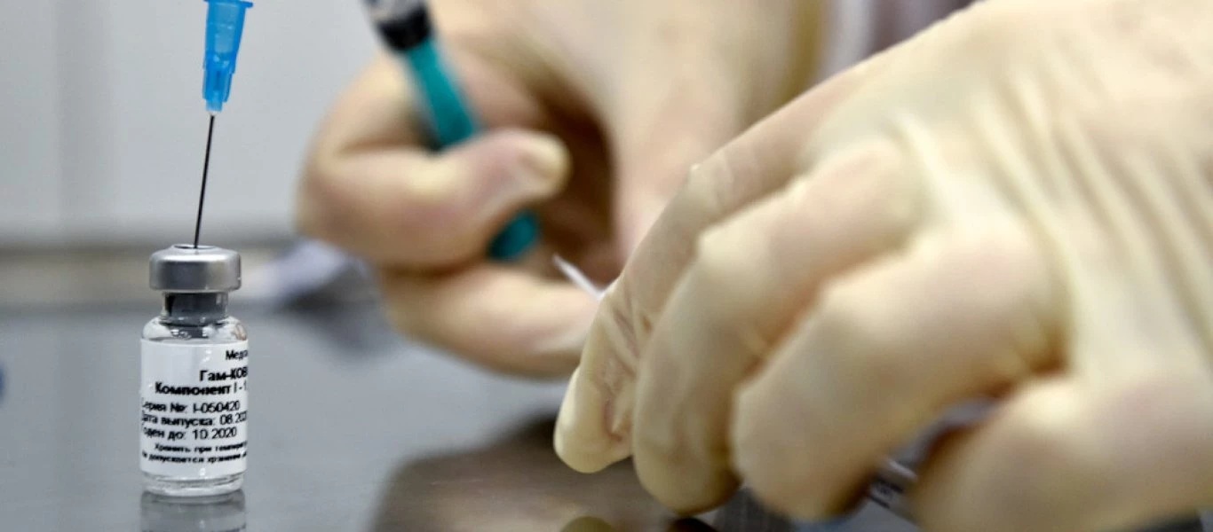Η Γερμανία λέει «ναι» στην παραγωγή του ρωσικού εμβολίου Sputnik-V - Η Pfizer «κόβει» τα εμβόλια για την ΕΕ